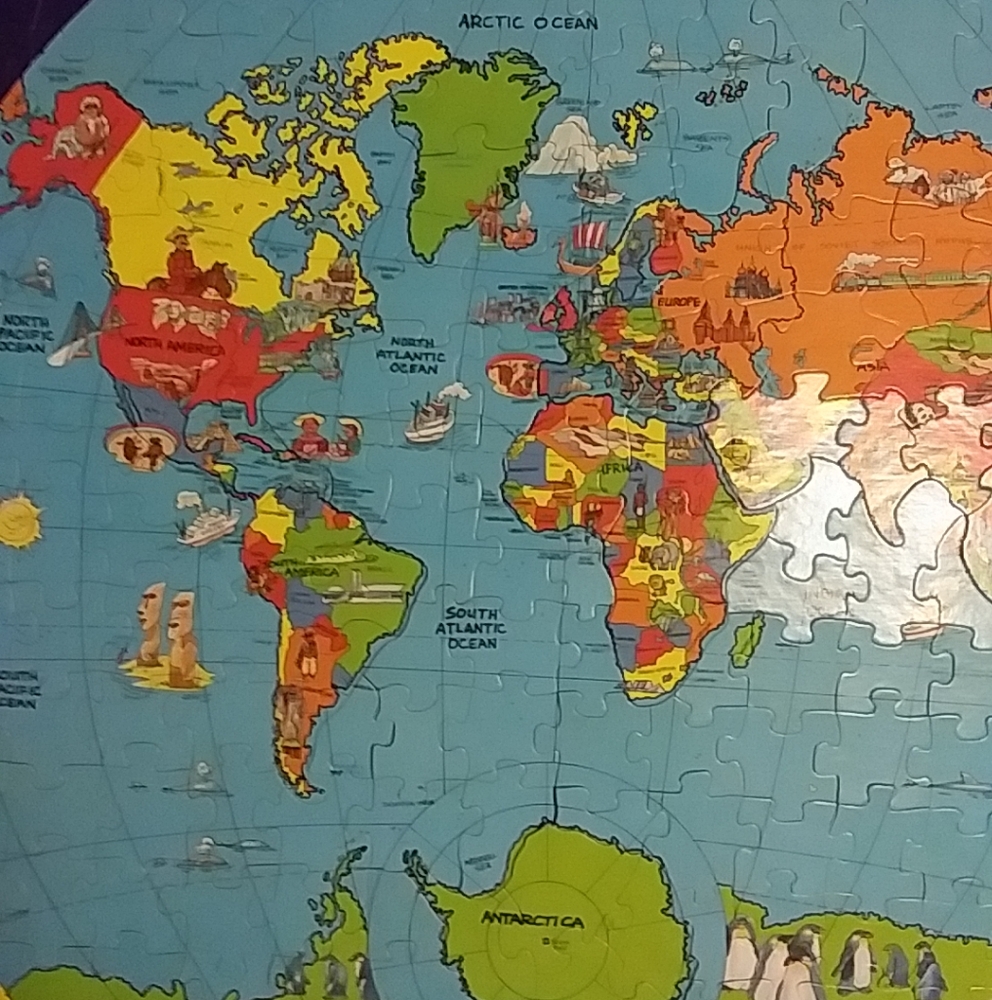 Roseart 200 Piece World Map Puzzle With Fact Book